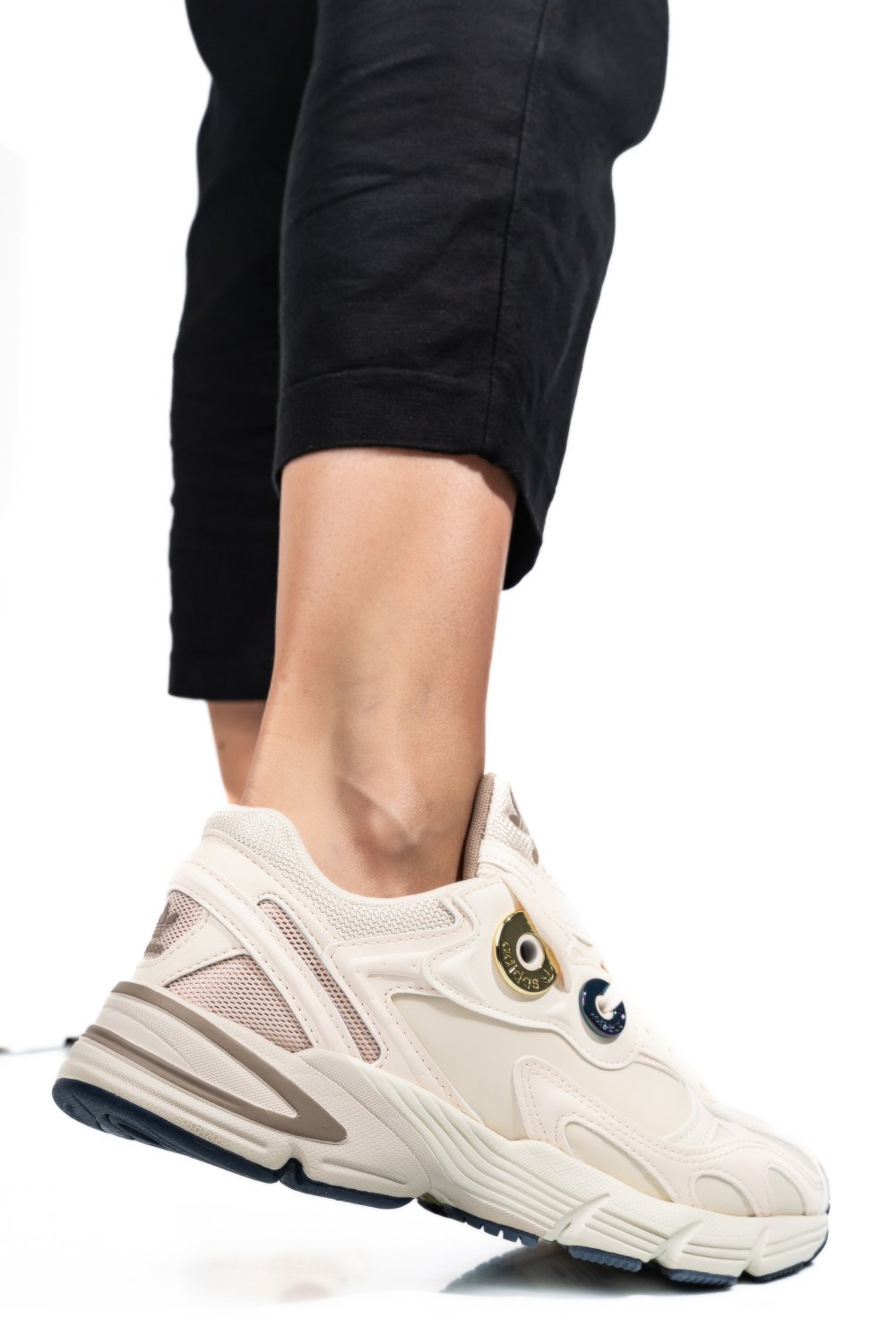 ADIDAS ASTIR W,PANTOFI SPORT BEIGE