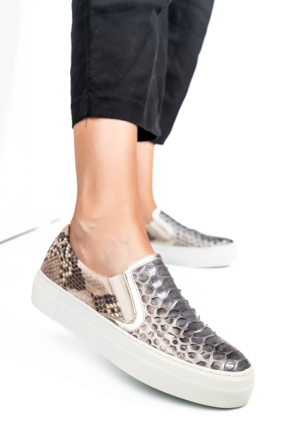 ESPADRILE GRI PIELE NATURALA CLE102501