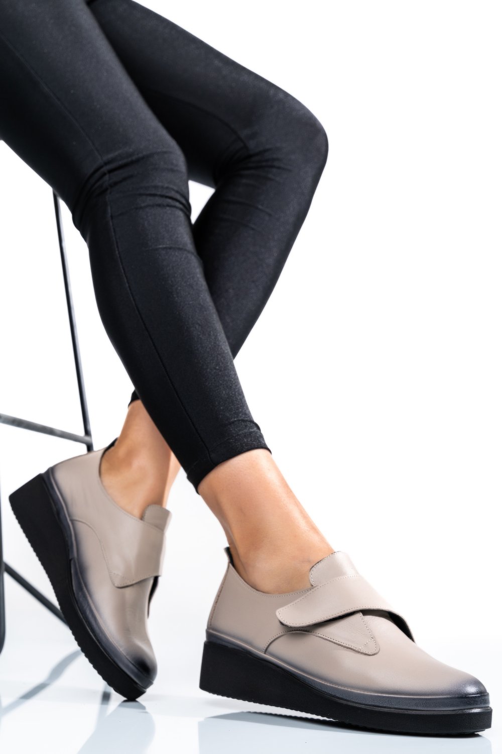 PANTOFI BEJ PIELE NATURALA APCK2265