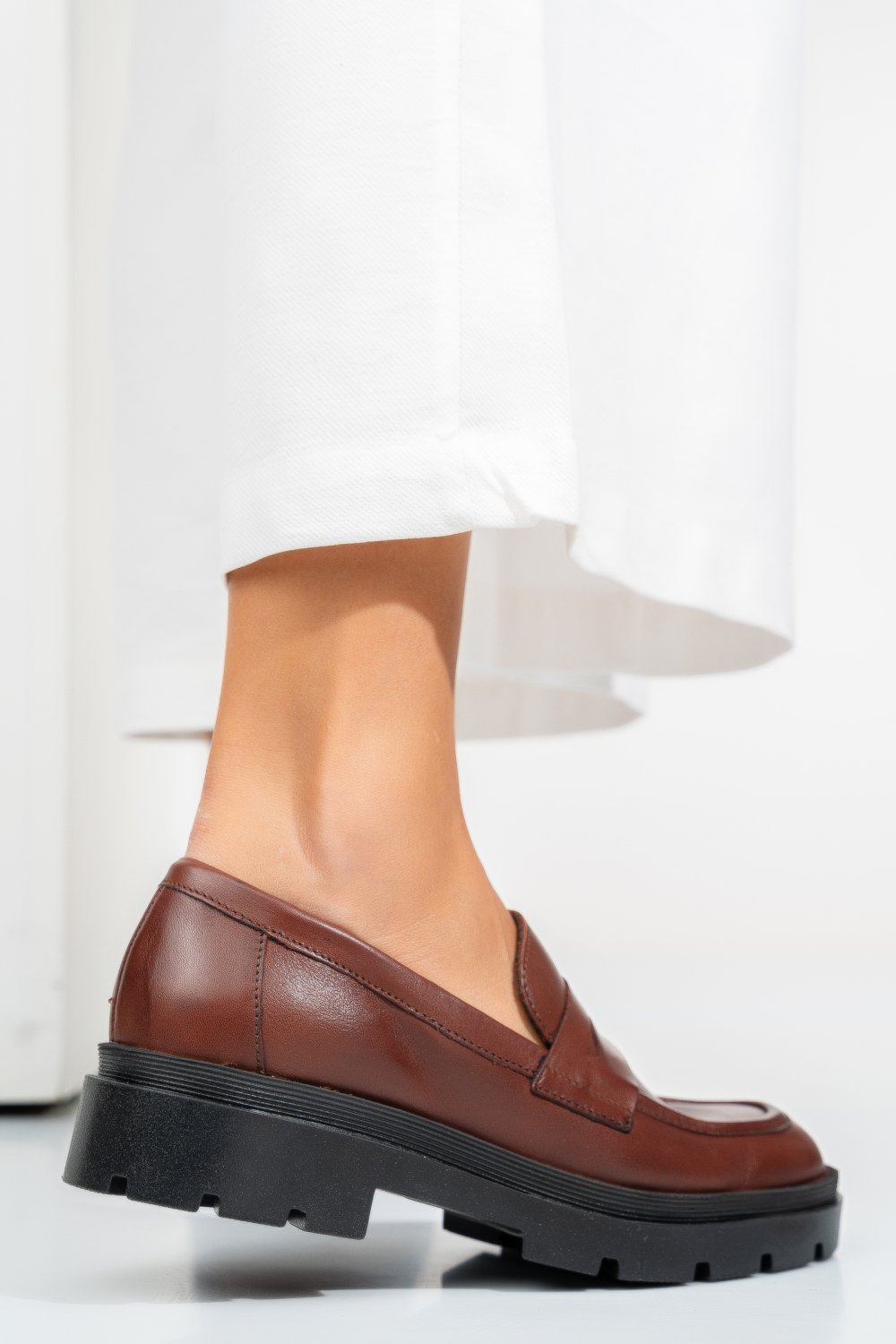 MOCASINI BROWN PIELE NATURALA EMME011