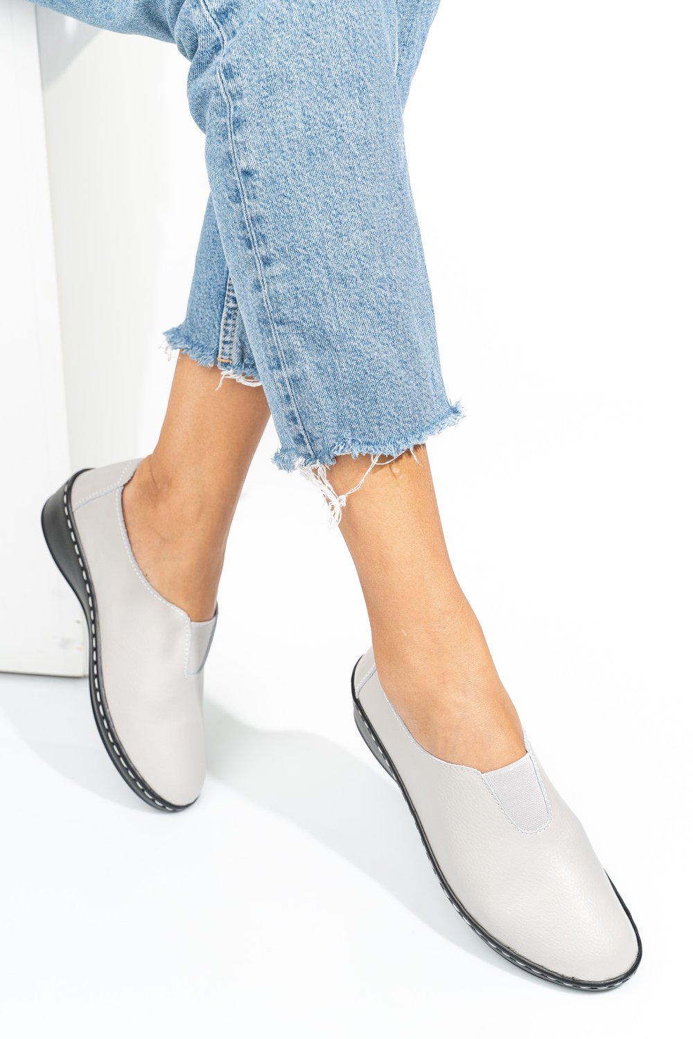 PANTOFI GRI PIELE NATURALA TSP45