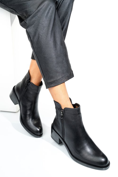 Ghete negre piele naturala 242835np