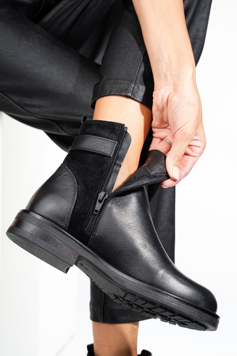 GHETE NEGRE PIELE NATURALA 242838NP/SP