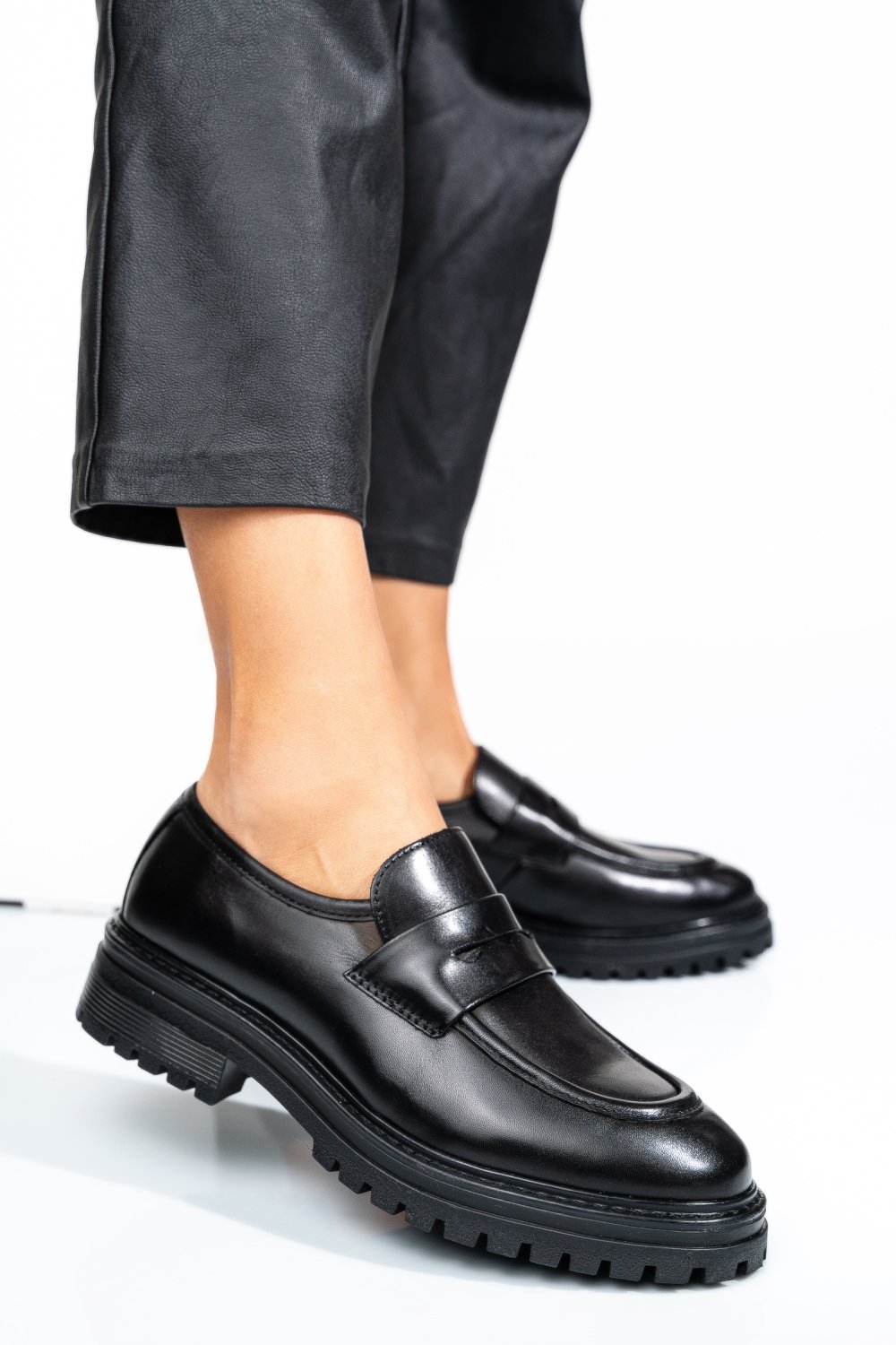 PANTOFI NEGRI PIELE NATURALA UB033205