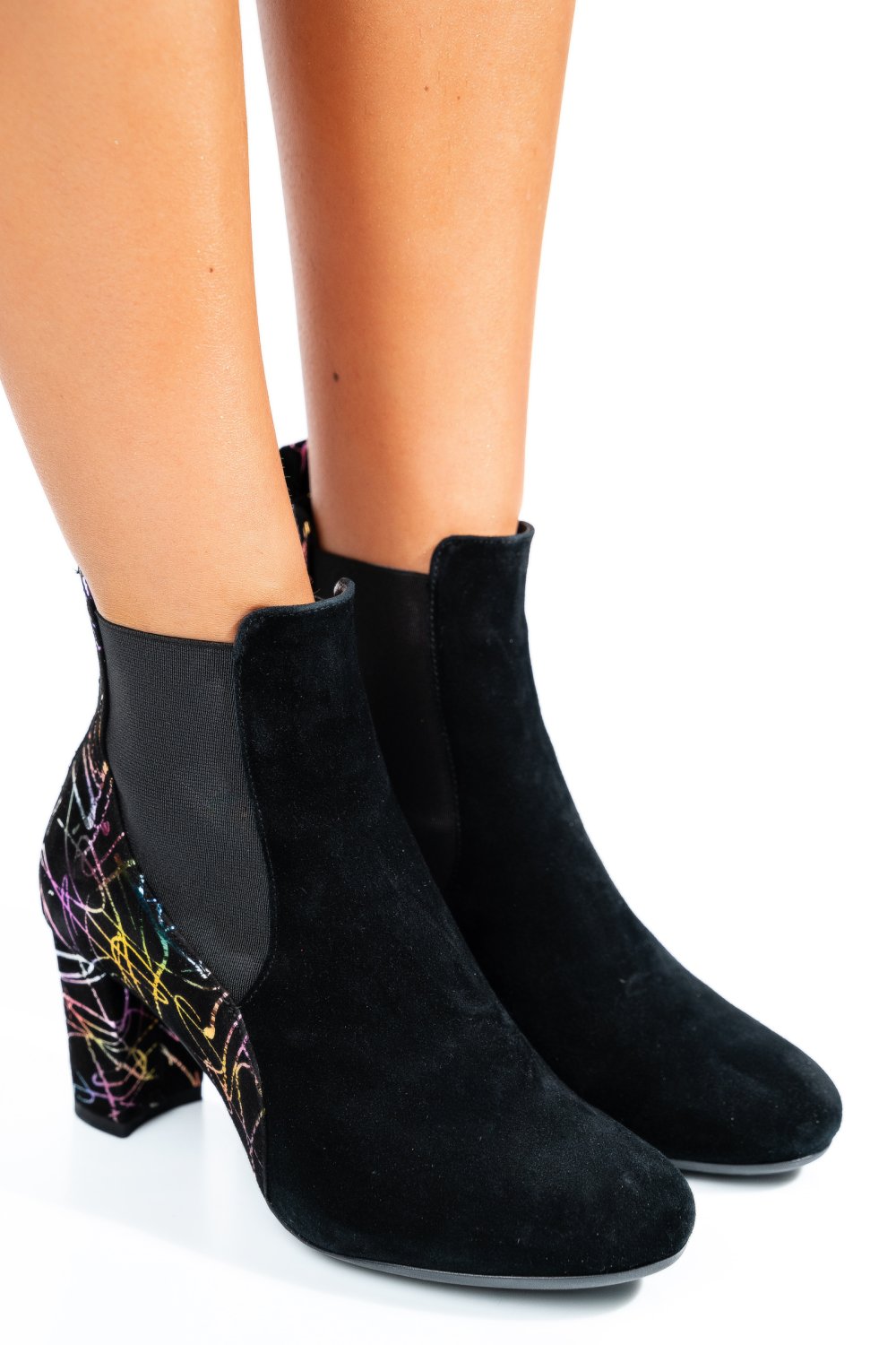 BOTINE DAMA PIELE NATURALA INTOARSA NEGRE COLOR 7S7770