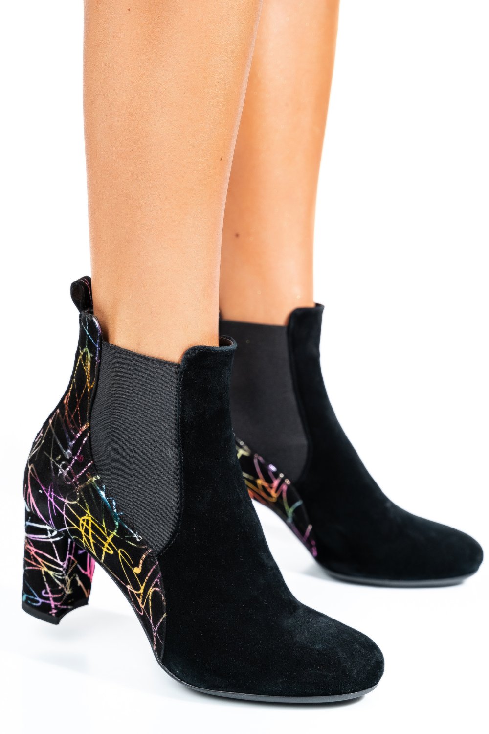 BOTINE DAMA PIELE NATURALA INTOARSA NEGRE COLOR 7S7770
