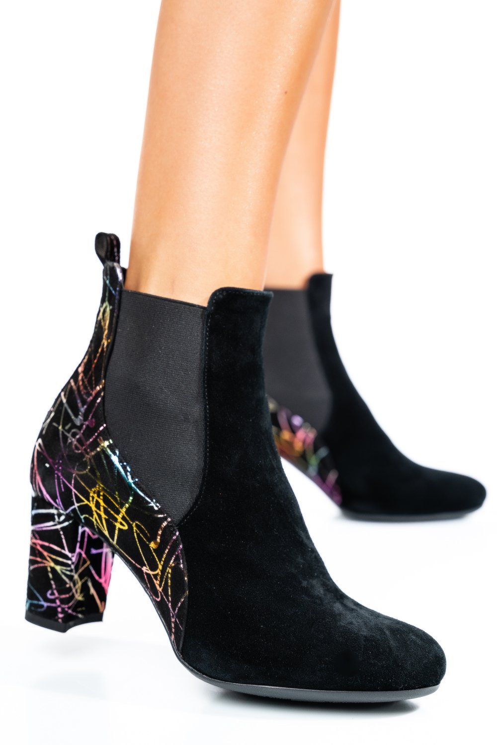 BOTINE DAMA PIELE NATURALA INTOARSA NEGRE COLOR 7S7770