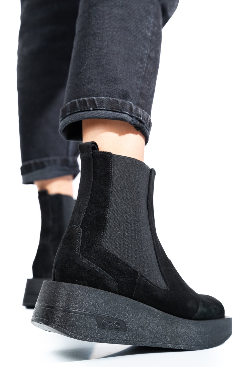 GHETE NEGRE PIELE NATURALA INTOARSA 2S7700