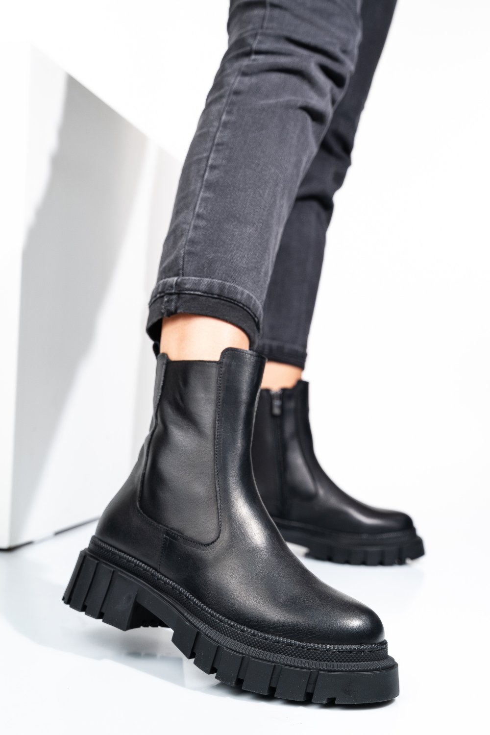 GHETE NEGRE PIELE NATURALA APCK4802