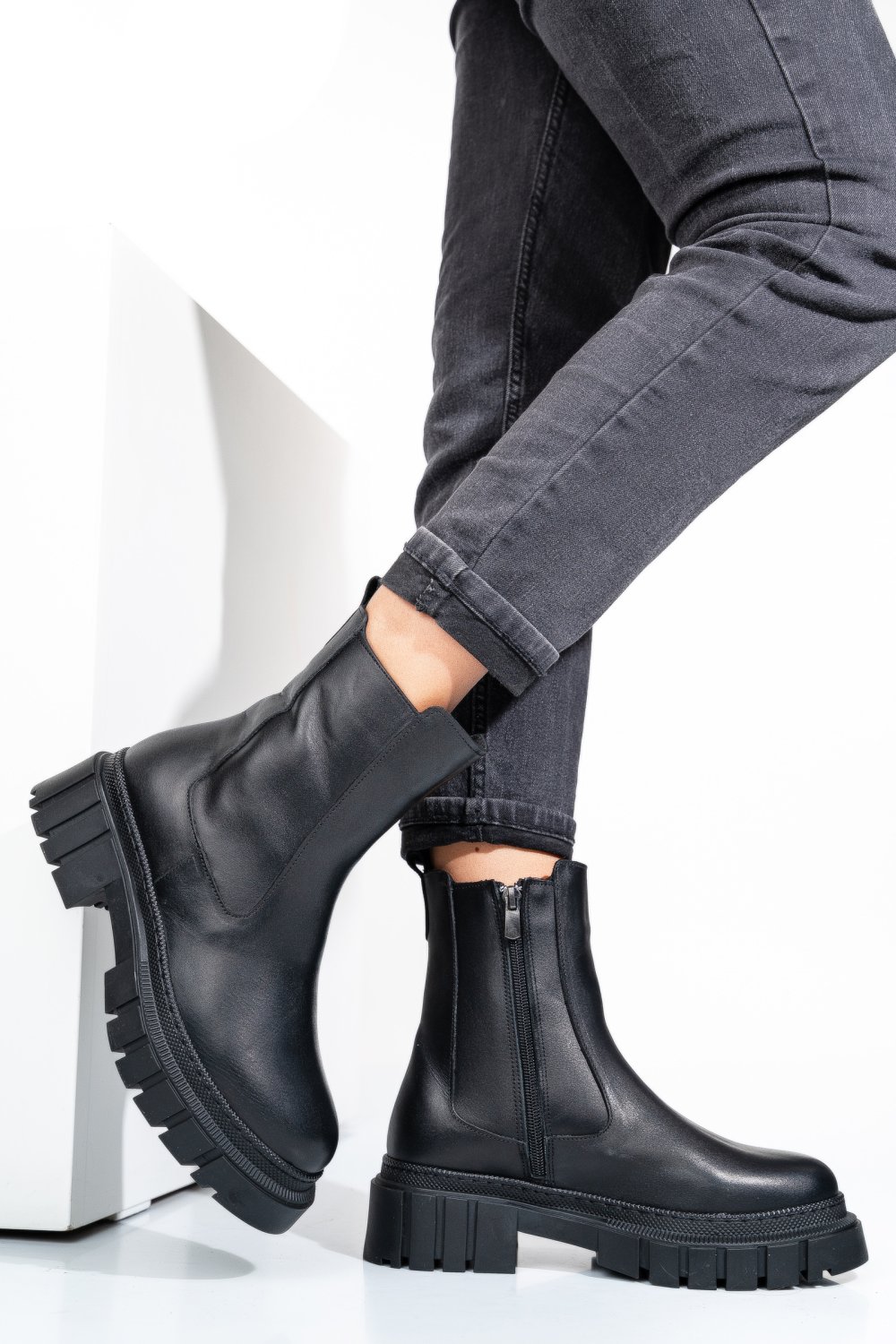 GHETE NEGRE PIELE NATURALA APCK4802