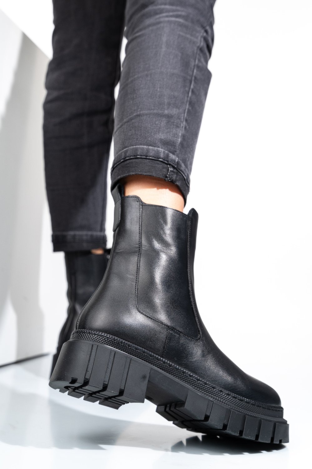 GHETE NEGRE PIELE NATURALA APCK4802