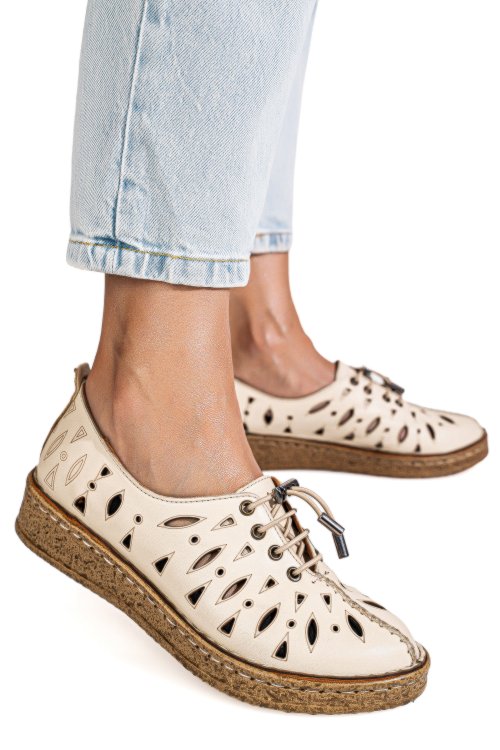 Pantofi bej piele naturala 2pc000