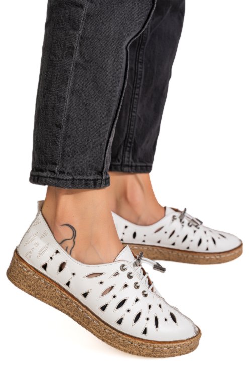 Pantofi albi piele naturala 2pc000