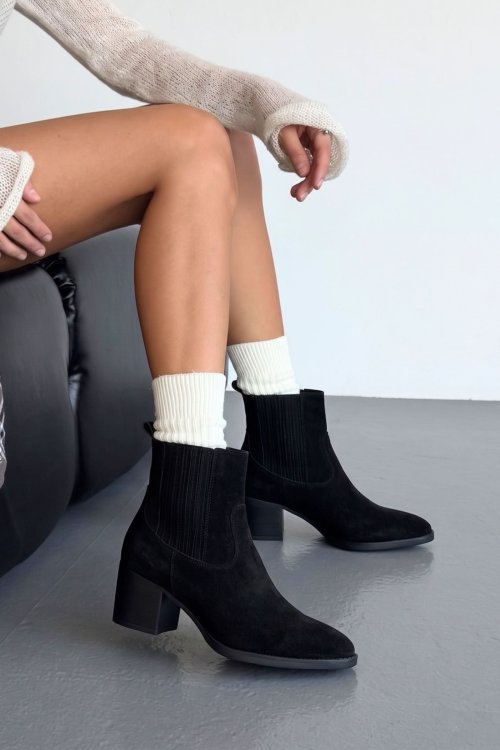 Botine negre piele naturala intoarsa wh224h34