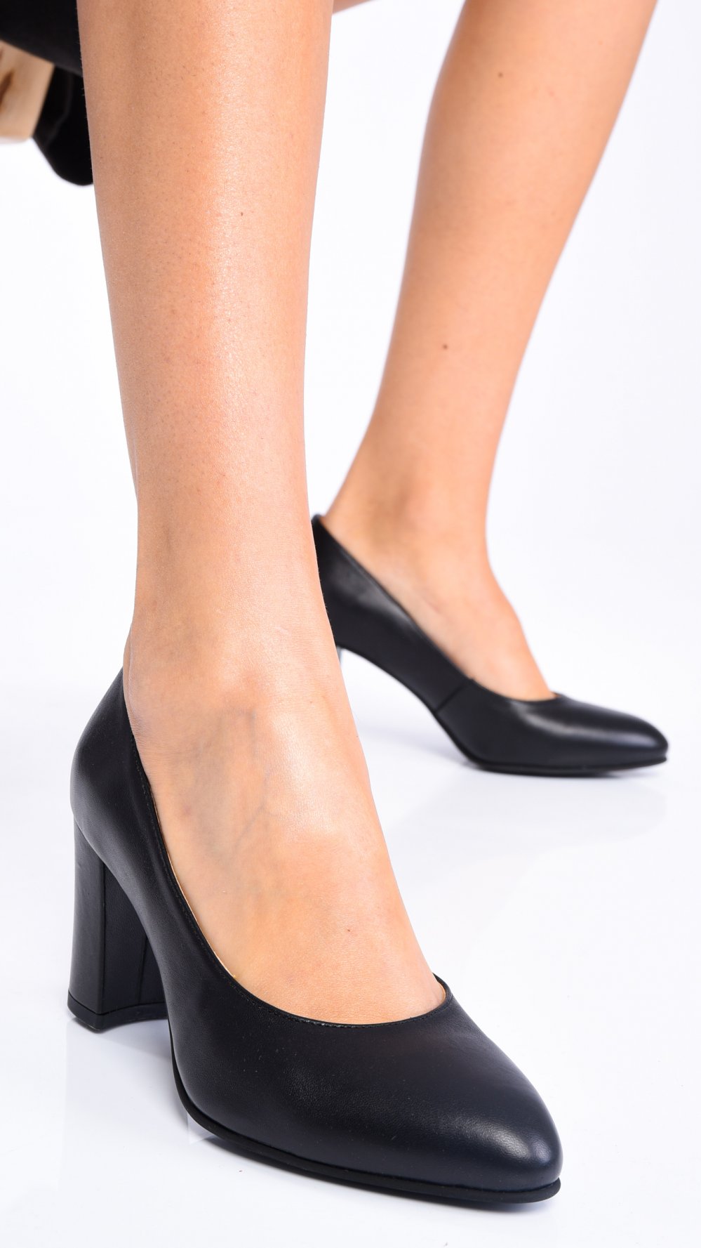 PANTOFI DAMA PIELE NATURALA  CU TOC GROS NEGRI 3S77015
