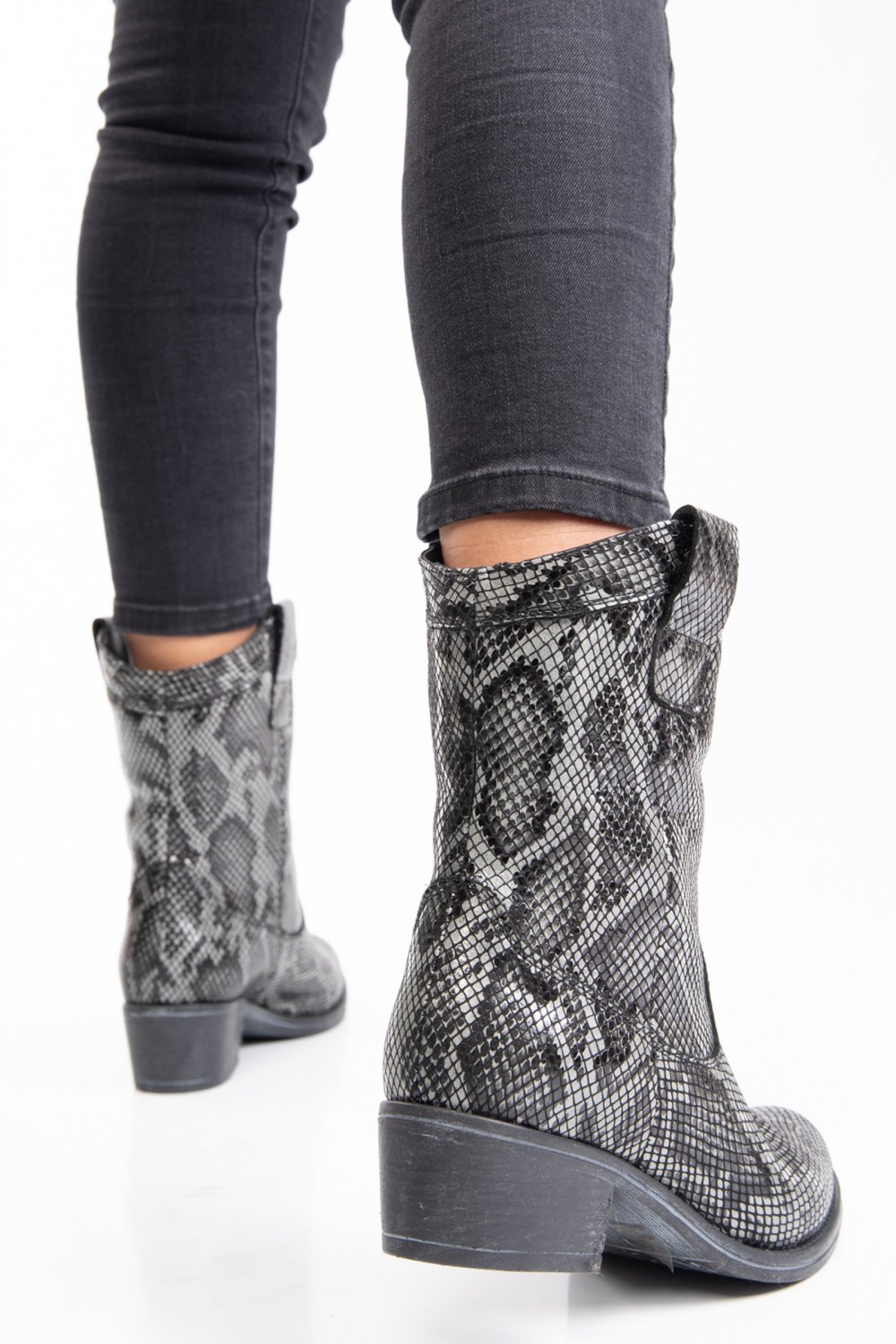 CIZME DAMA PIELE NATURALA NEGRE CRO  2S7702841CRO