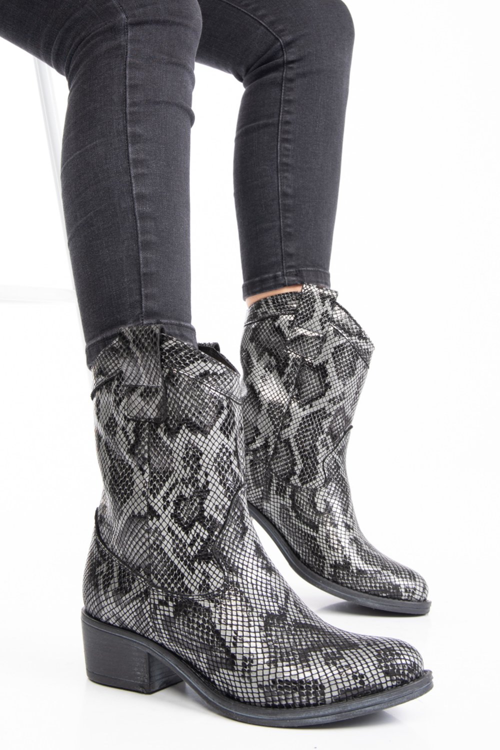 CIZME DAMA PIELE NATURALA NEGRE CRO  2S7702841CRO