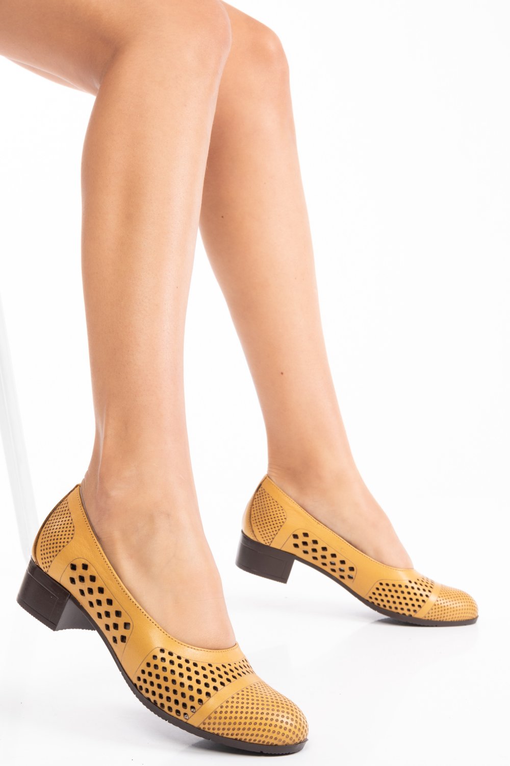 PANTOFI GALBENI PIELE NATURALA 2S77668