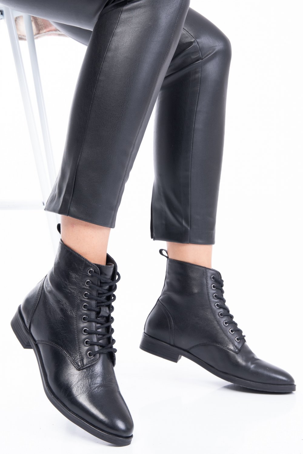 GHETE NEGRE PIELE NATURALA 8S77589