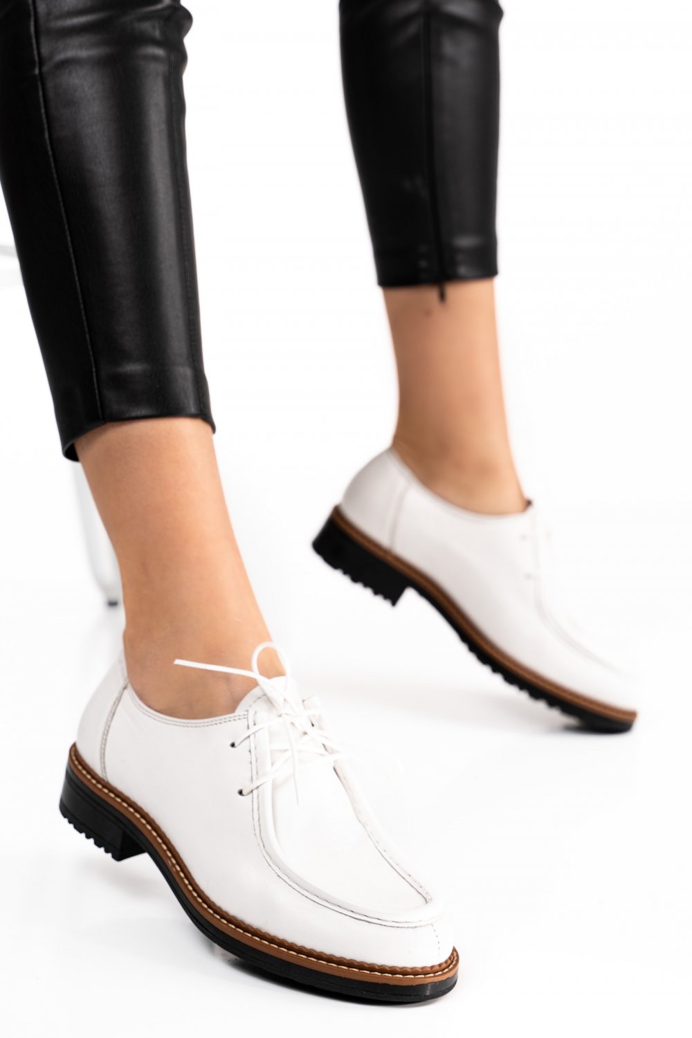 MOCASINI ALBI  PIELE NATURALA 8S77456