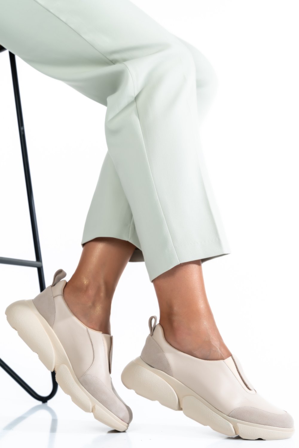 PANTOFI CREM PIELE NATURALA INTOARSA 2S77022