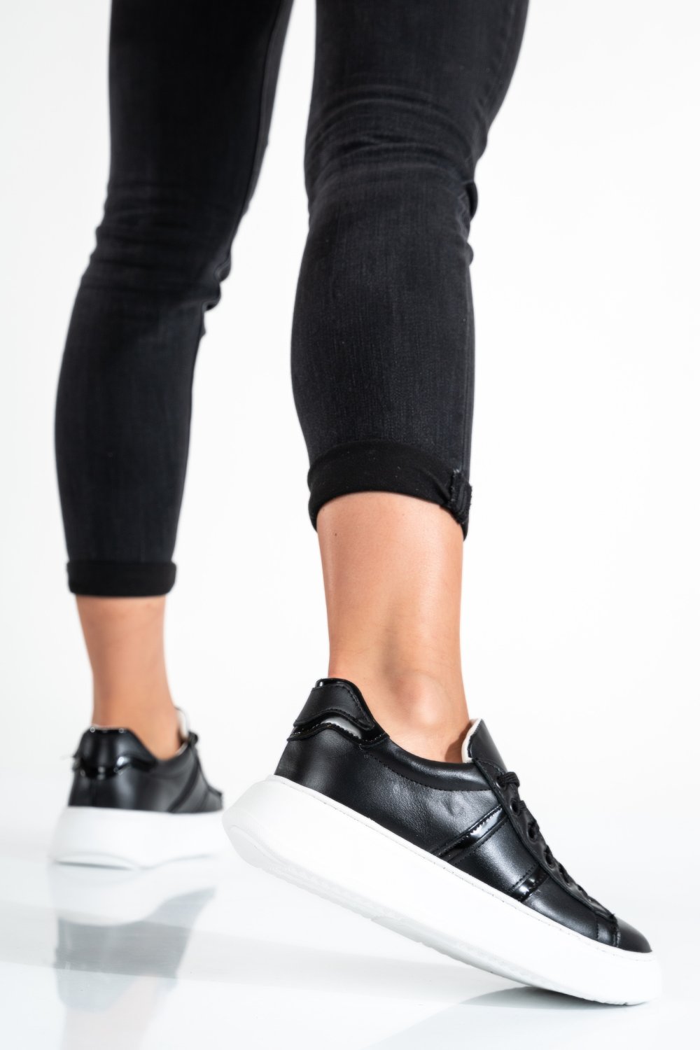 PANTOFI SPORT NEGRI PIELE NATURALA 2S77023