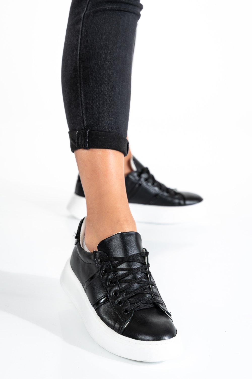 PANTOFI SPORT NEGRI PIELE NATURALA 2S77023