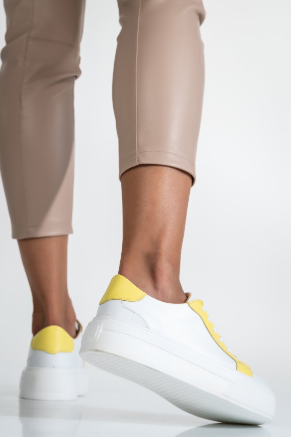 PANTOFI SPORT FEMEI PIELE NATURALA ALB GALBEN 3S77005B