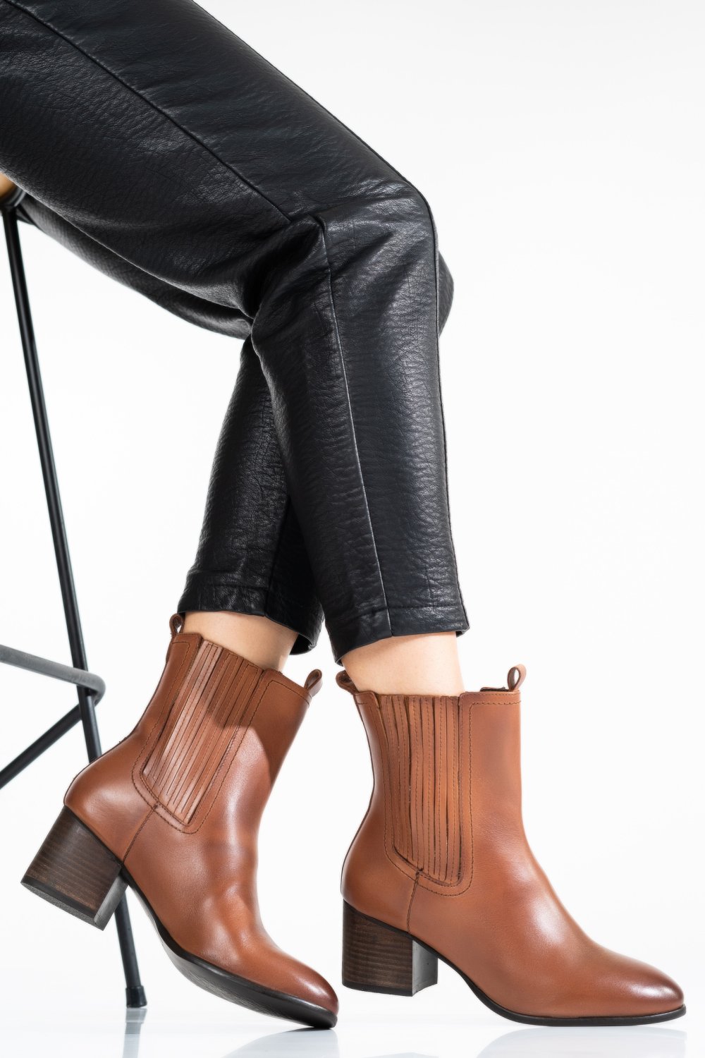 BOTINE FEMEI PIELE NATURALA MARO 9S77363