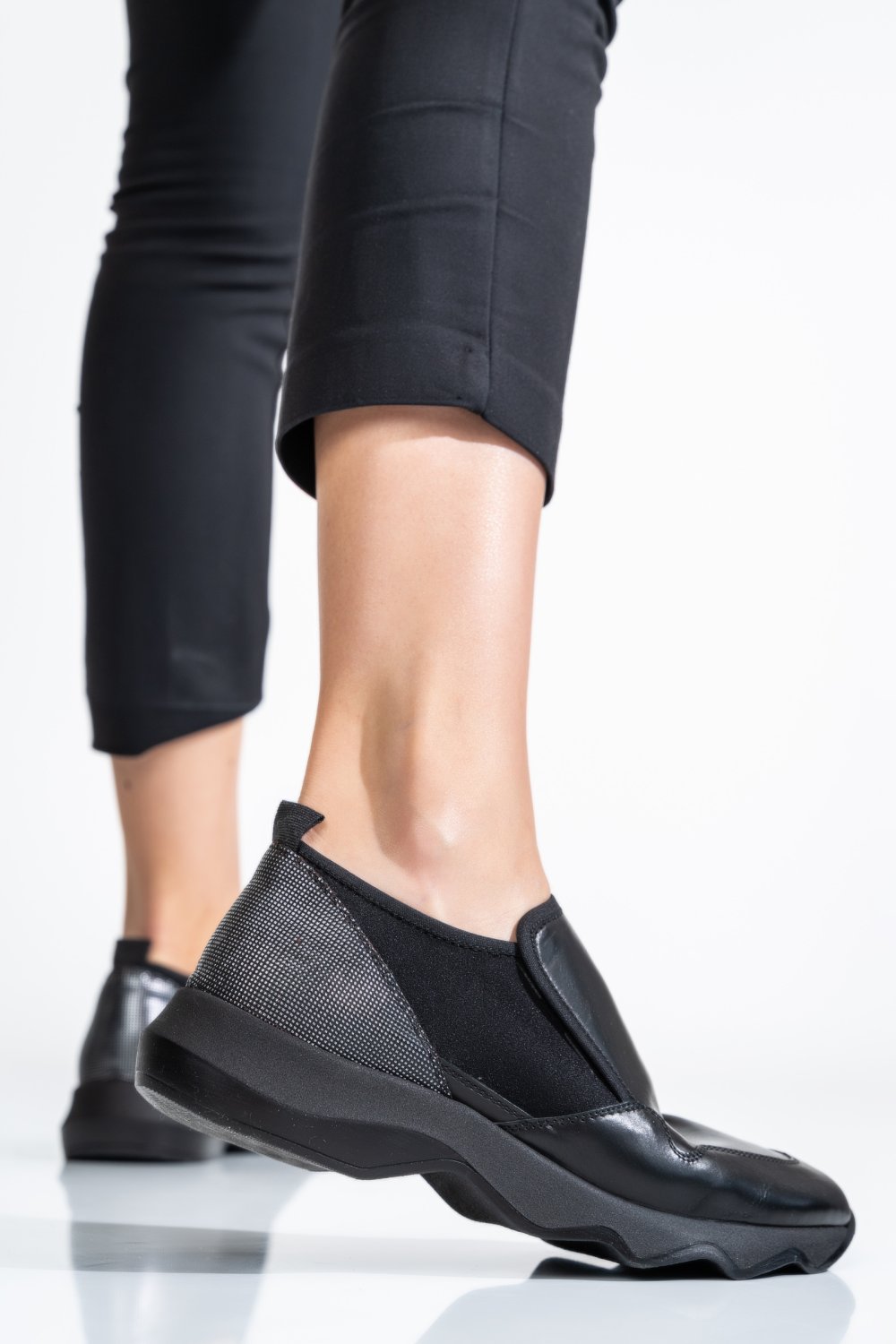 PANTOFI SPORT FEMEI PIELE NATURALA NEGRI 3S770858096-002