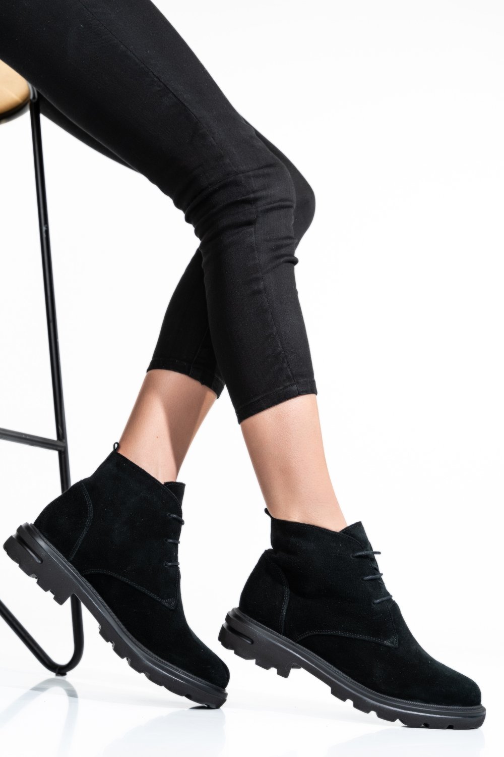 GHETE DAMA PIELE NATURALA INTOARSA NEGRE 2S7732-004SP