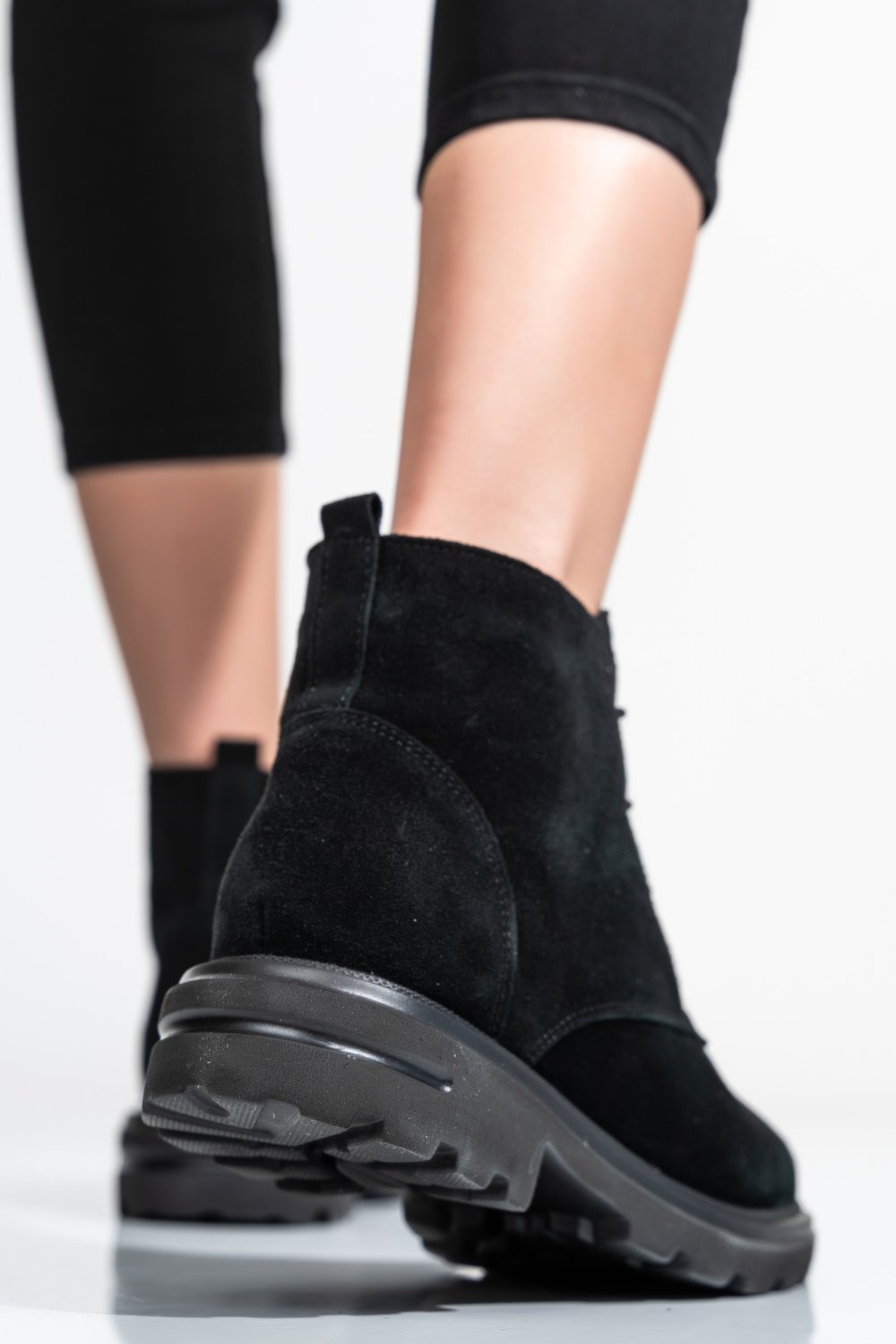 GHETE DAMA PIELE NATURALA INTOARSA NEGRE 2S7732-004SP