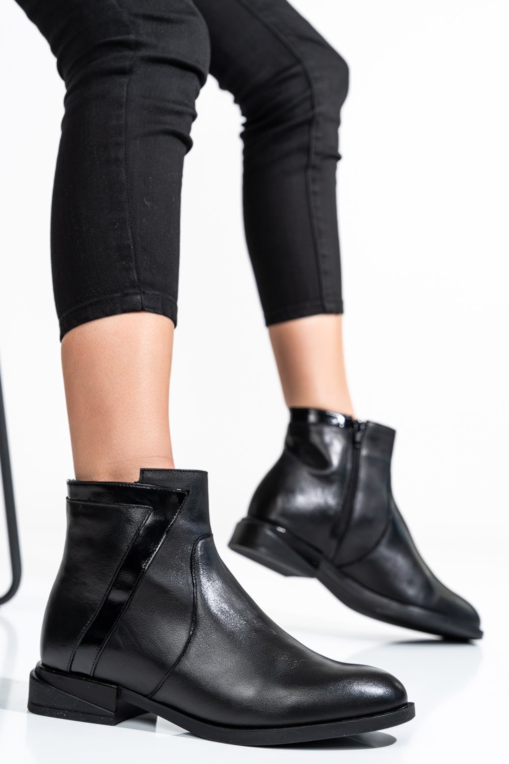 GHETE FEMEI PIELE NATURALA NEGRE 2S7732-006NP-NPK