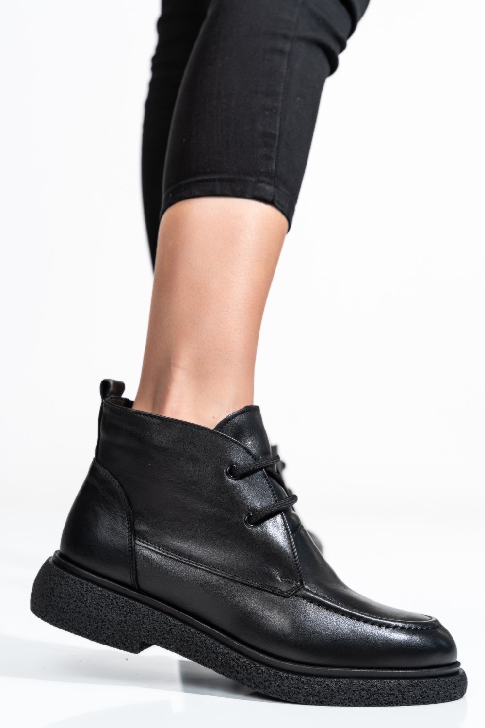 GHETE FEMEI PIELE NATURALA NEGRE 2S7732-001NP