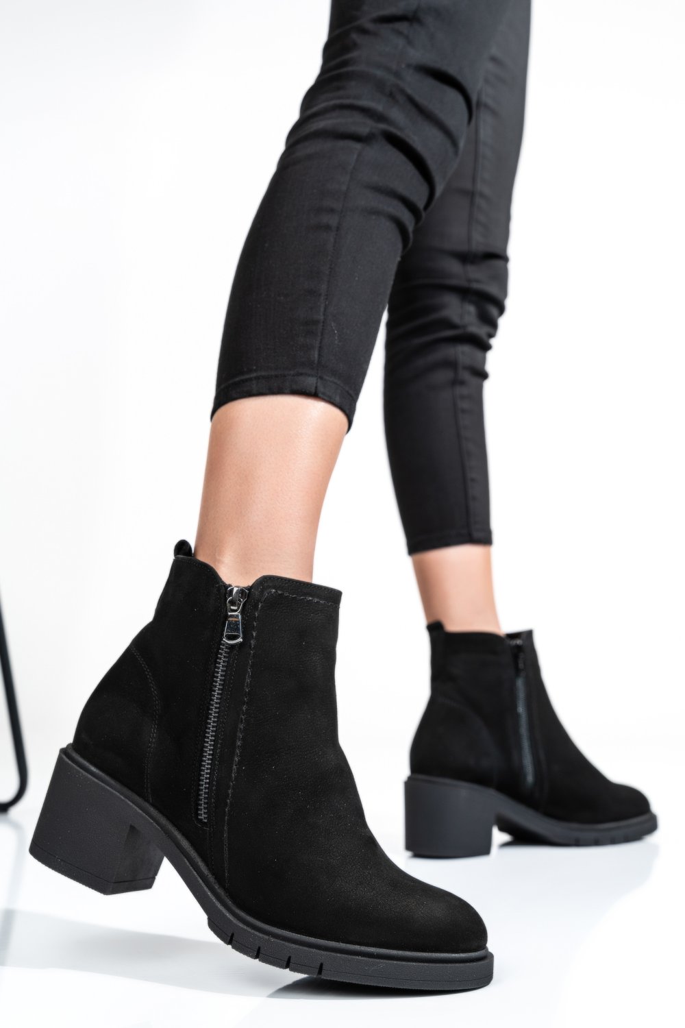 GHETE FEMEI PIELE NATURALA NEGRE 2S7732-026NBK