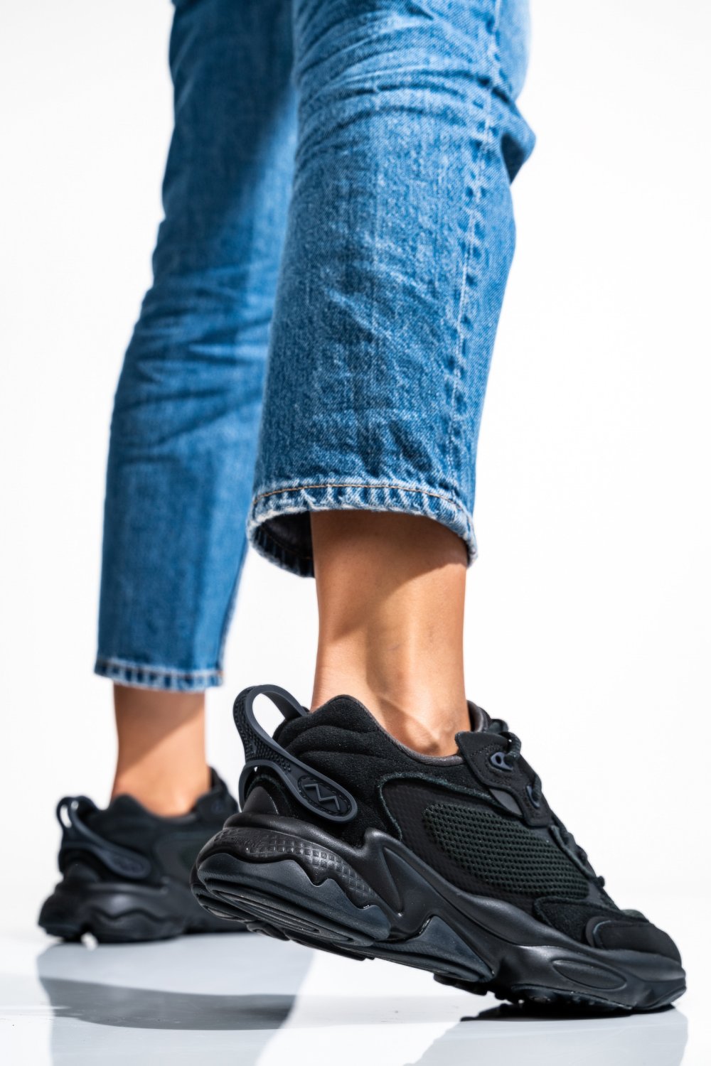ADIDAS, PANTOFI SPORT BLACK OZWEEGO META