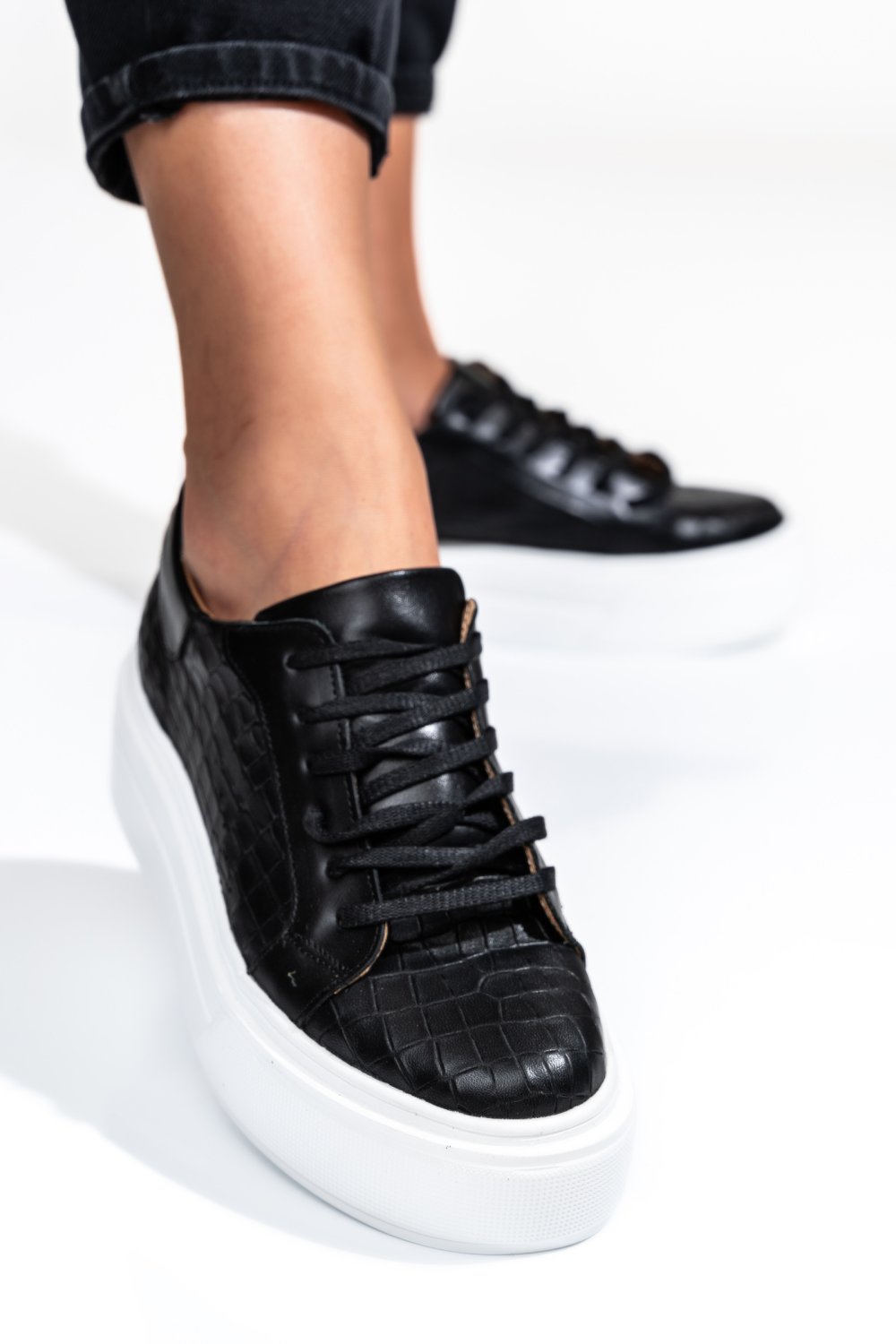 PANTOFI SPORT DAMA PIELE NATURALA NEGRU CRO  3S77001