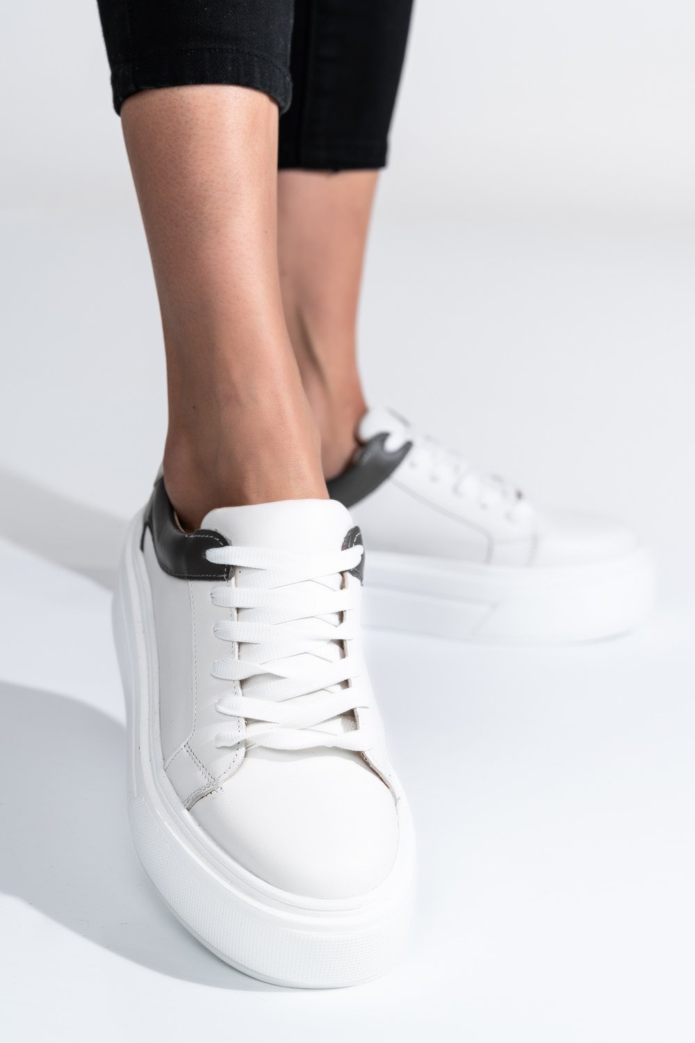 PANTOFI SPORT ALB GRI PIELE NATURALA 3S77000