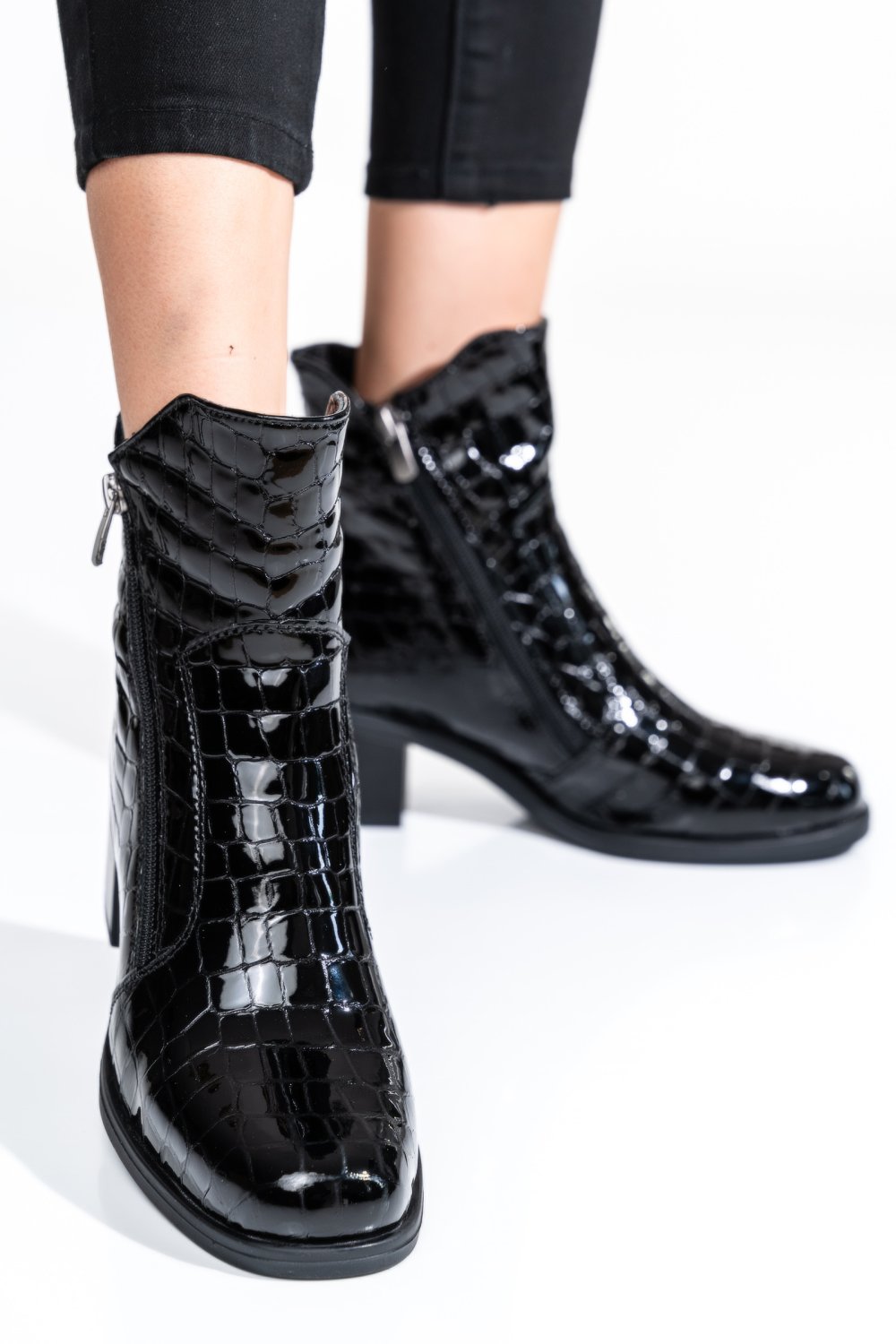GHETE DAMA PIELE NATURALA LACUITA NEGRU CRO 3S7704