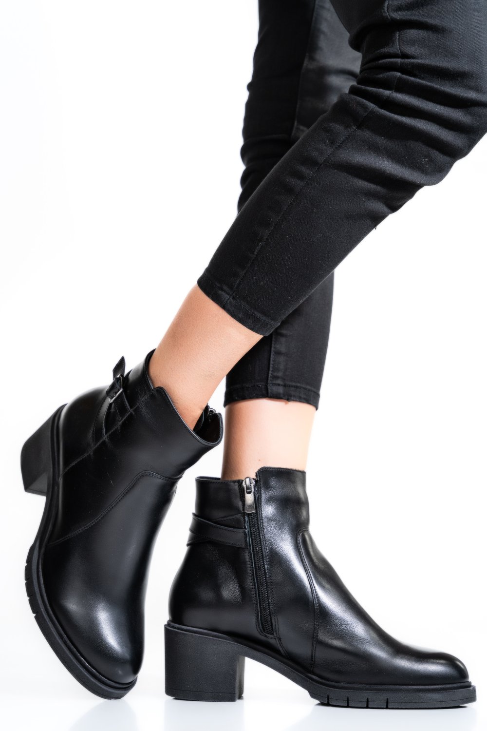 BOTINE FEMEI PIELE NATURALA NEGRE 4S7726