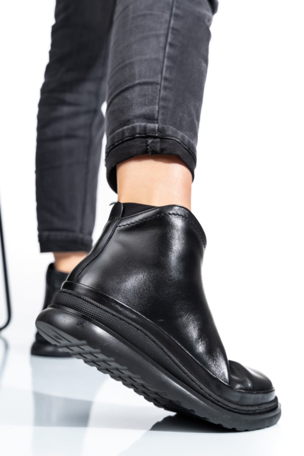 GHETE DAMA IMBLANITE PIELE NATURALA NEGRE 4S7720