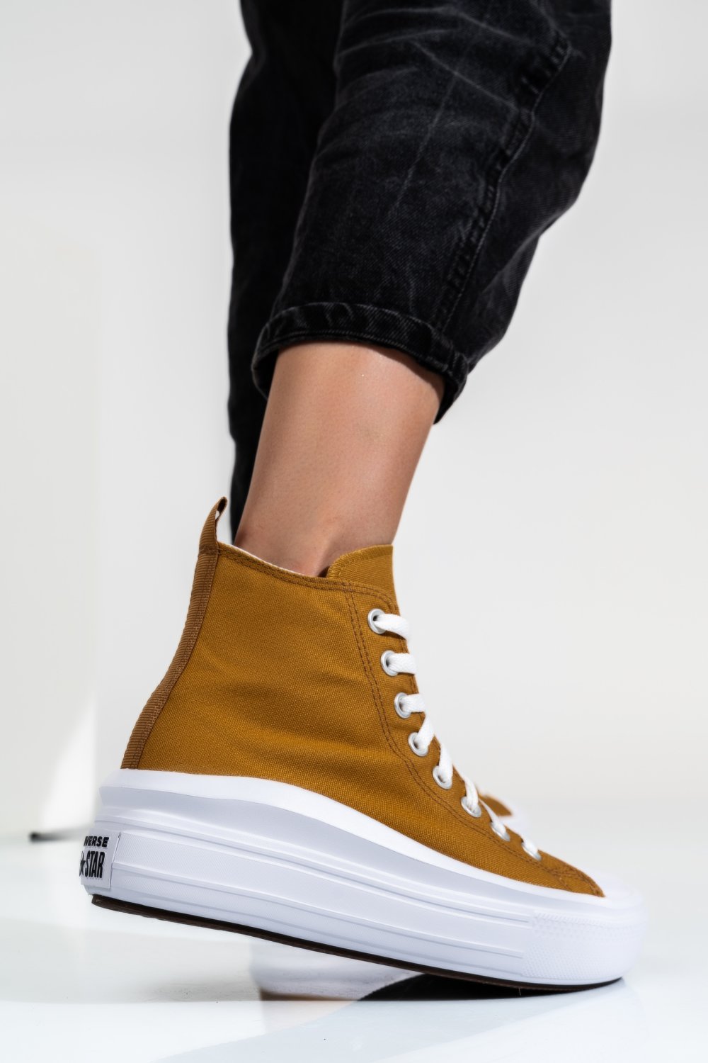 CONVERSE, SNEAKERS YELLOW CHUCK TAYLOR ALL STAR