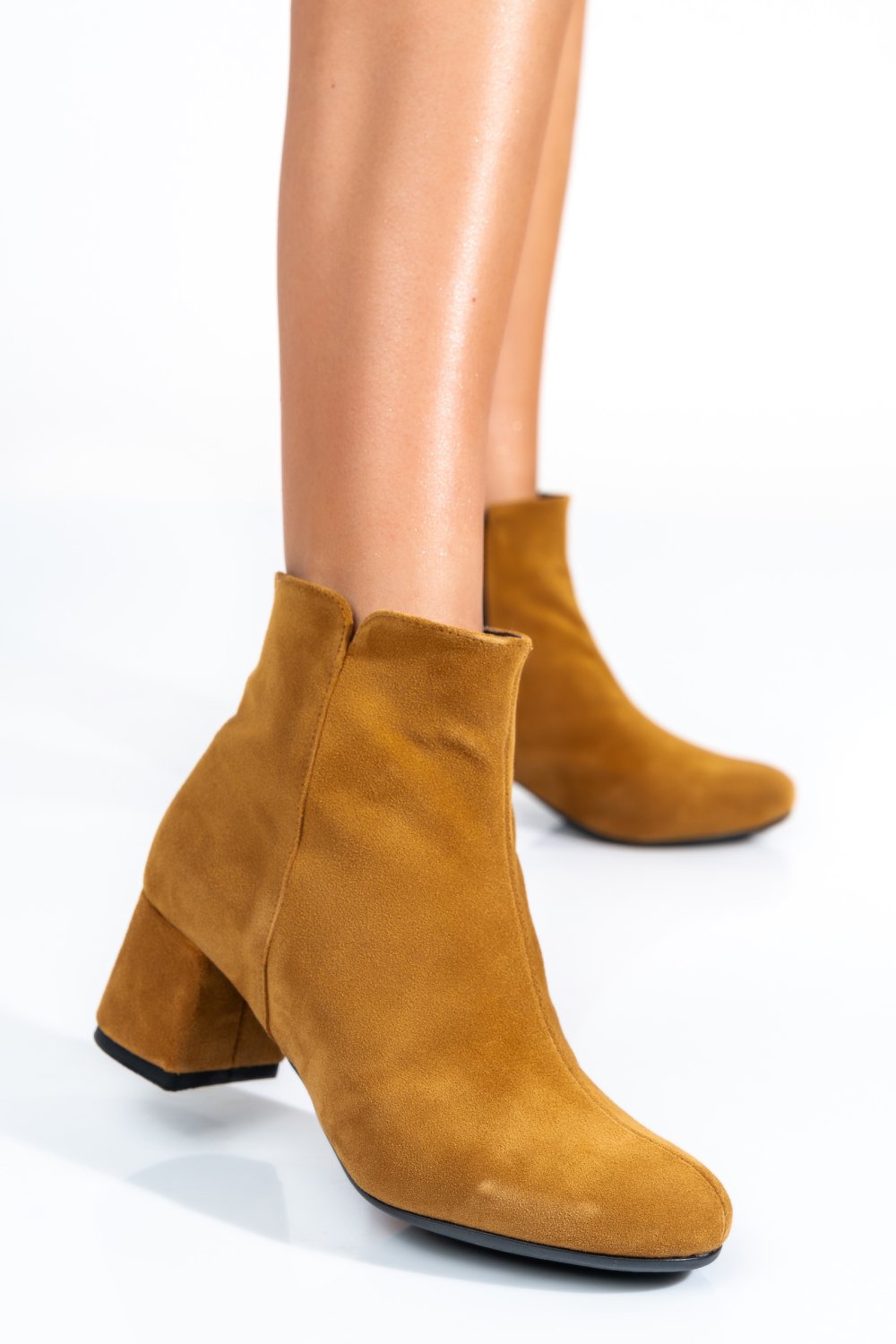 BOTINE DAMA PIELE NATURALA INTOARSA CAMEL 7S7721