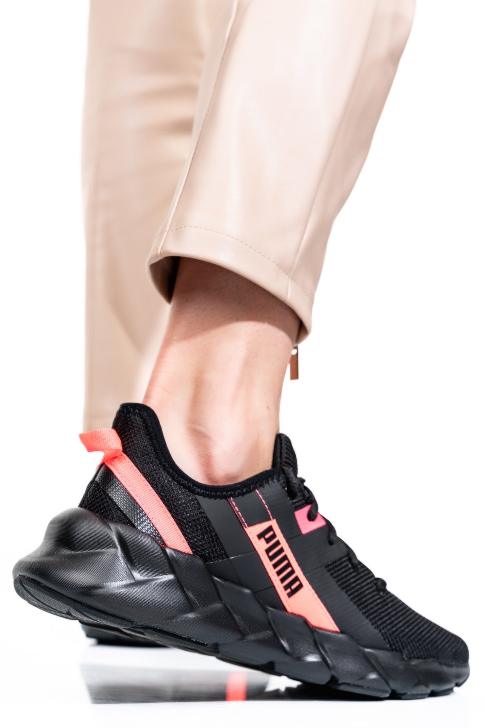 PUMA, PANTOFI SPORT BLACK PINK WNS  WEAVE XT