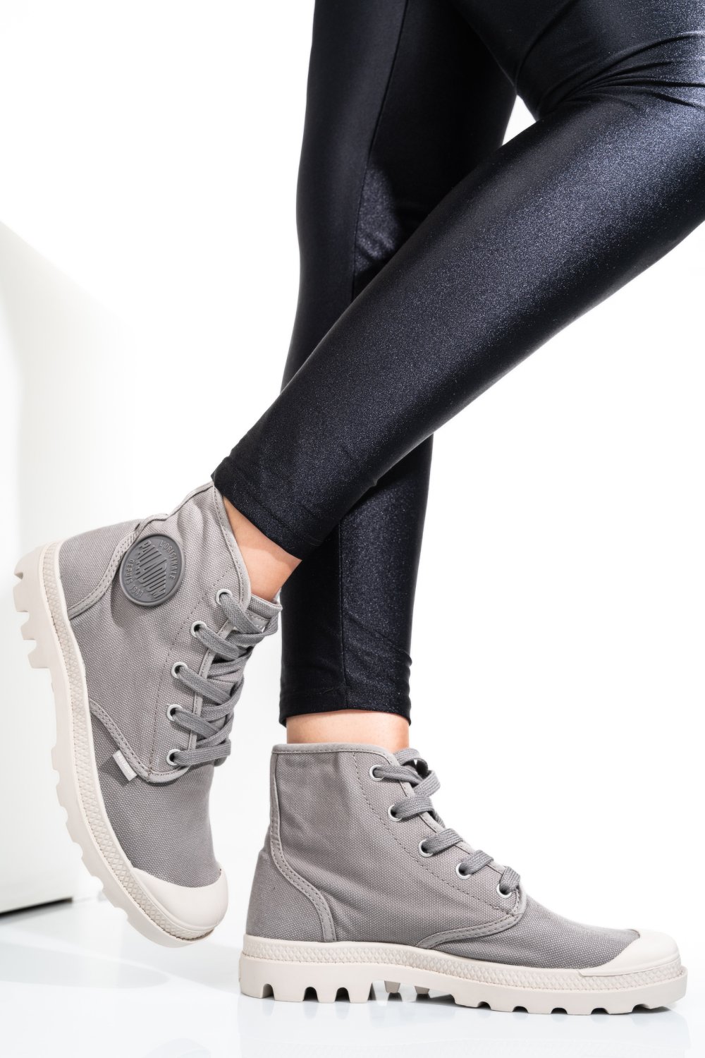 PALLADIUM PAMPA HI GRAY FLANNEL 9S772352-071