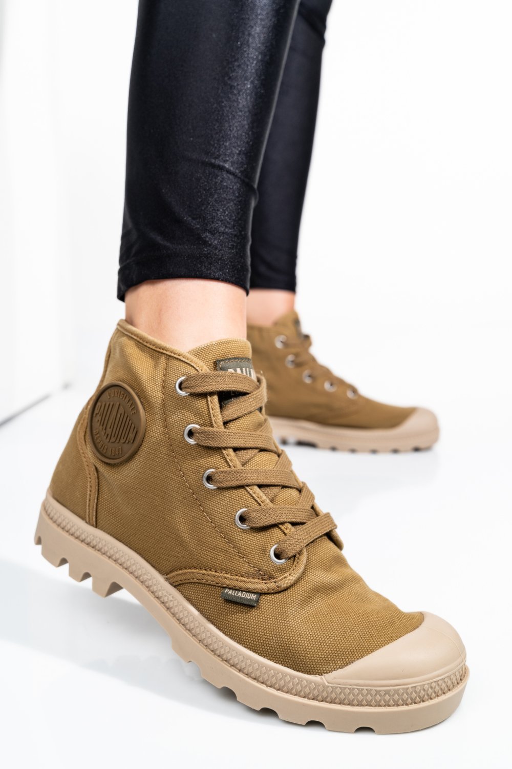 PALLADIUM PAMPA HI OLIVE/WARMSAND, GHETE SPORT OLIVE 9S772352-303